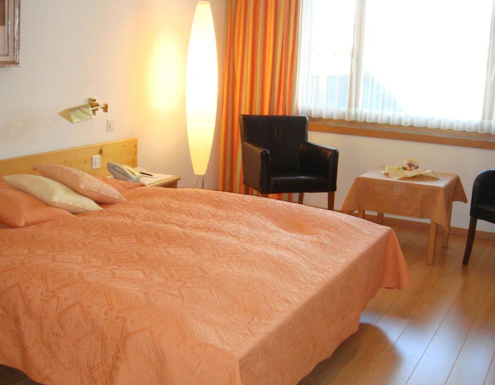 Hotel Poestli Maloja Habitación foto