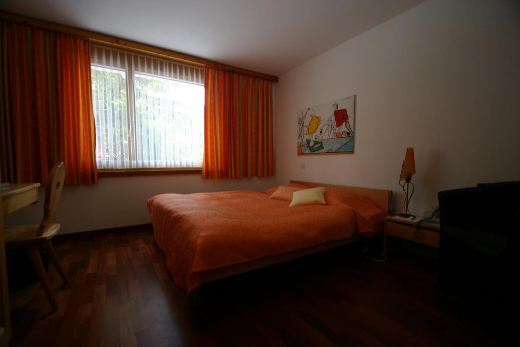 Hotel Poestli Maloja Habitación foto